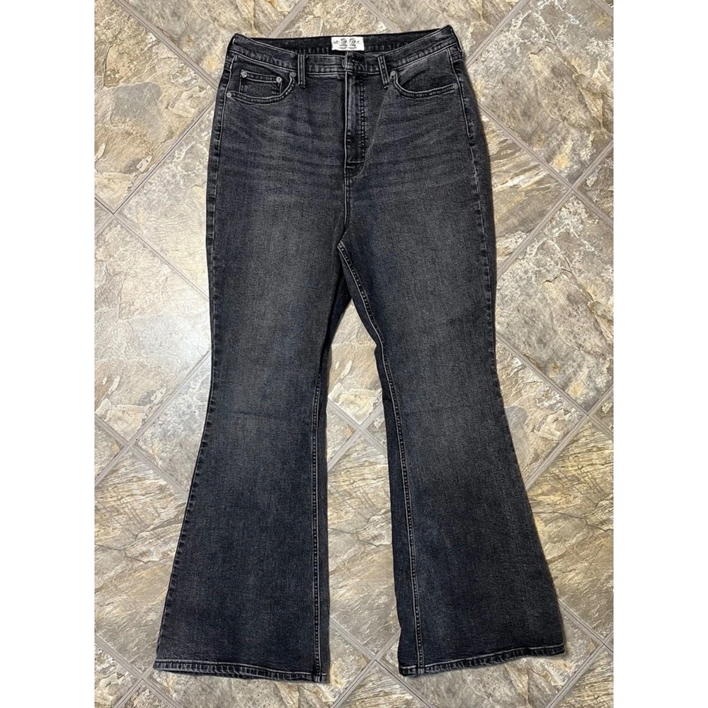 We The Free CRVY Flare Jeans Womens 33 Washed Black High Rise Wide Leg